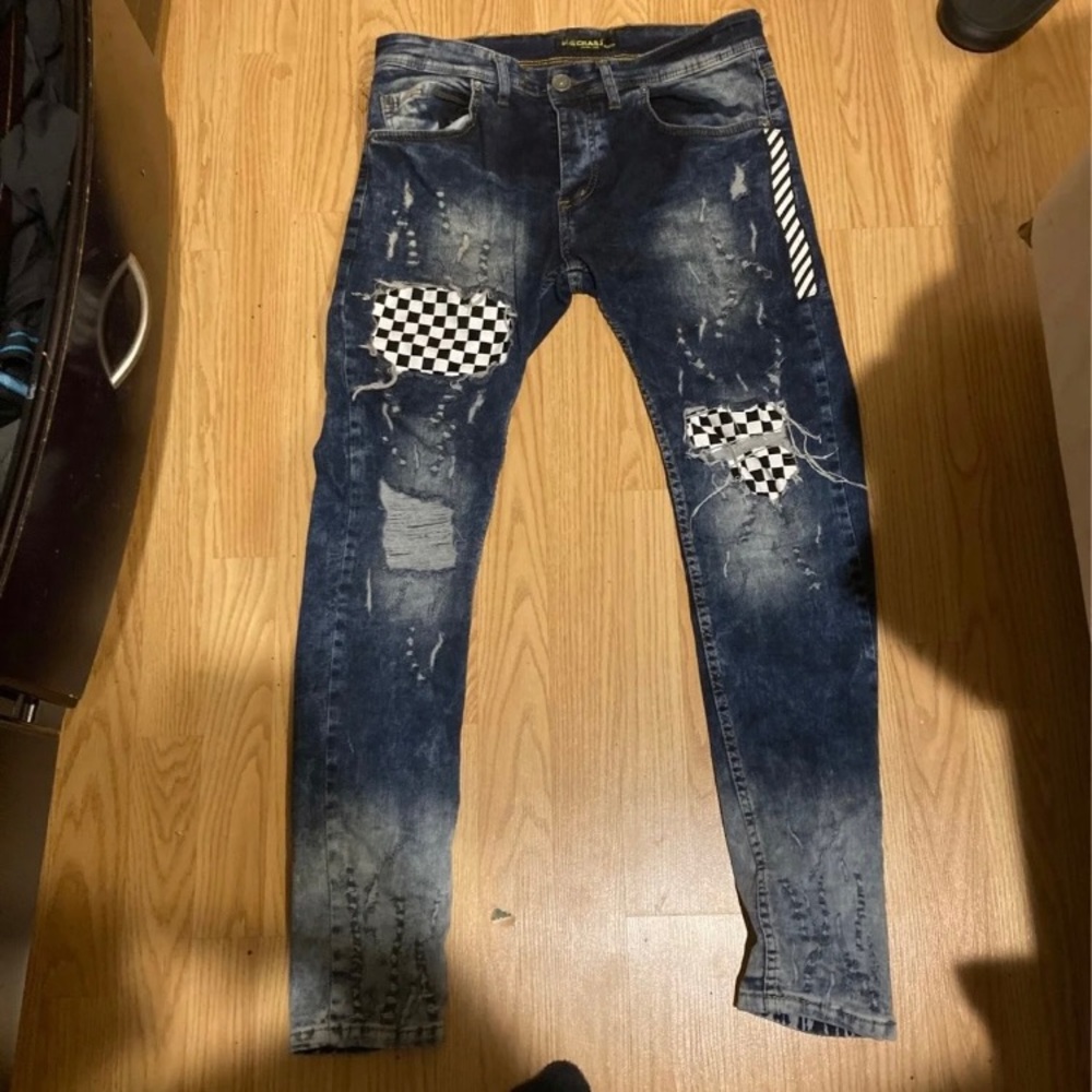 Men’s Distressed Skinny Jeans